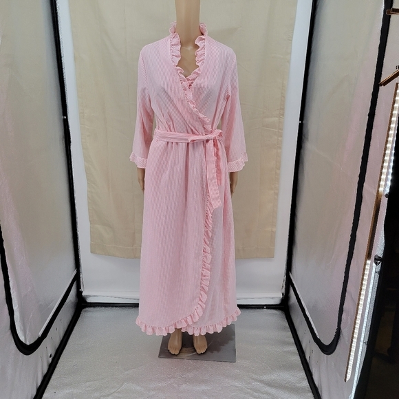 Pink Ruffled Women's Robe Vintage - Picture 3 of 12